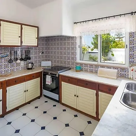 Carvoeiro Sleeps 6 Pool Air Con Wifi * Carvoeiro (Lagoa)
