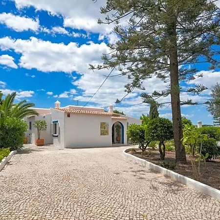 Carvoeiro Sleeps 6 Pool Air Con Wifi カルヴォエイロ